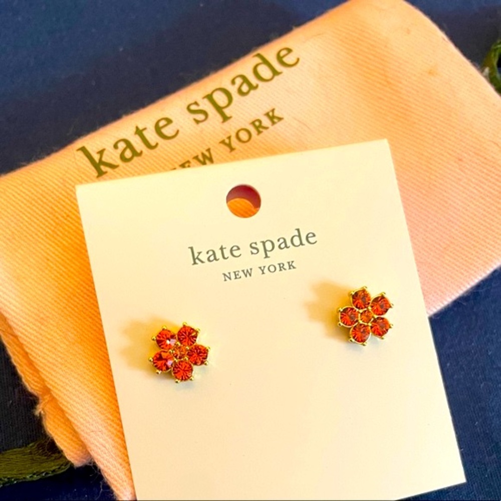 Kate Spade Coral Pink Flower Stud Earrings Pretty Brand New NWT